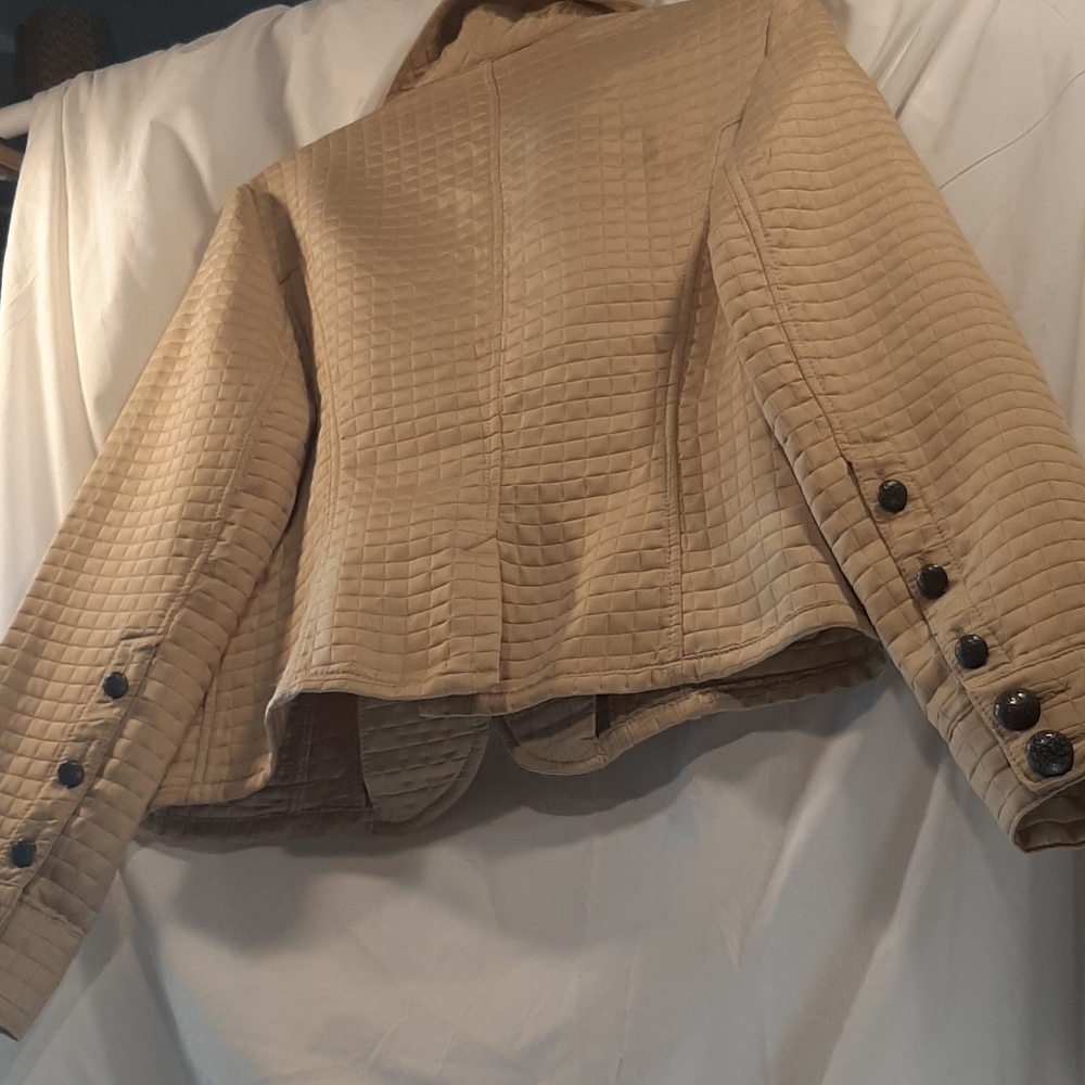 Jacket - Picture 4 of 6
